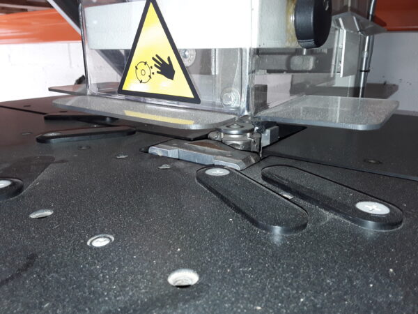Perfiladora para curvas Mod. M80 SCM - Imagen 3