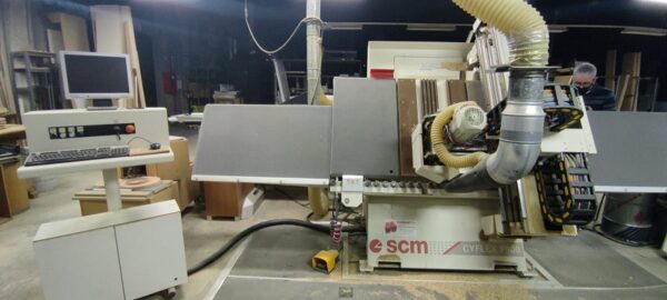Centro de mecanizado CYFLEX 900 SCM