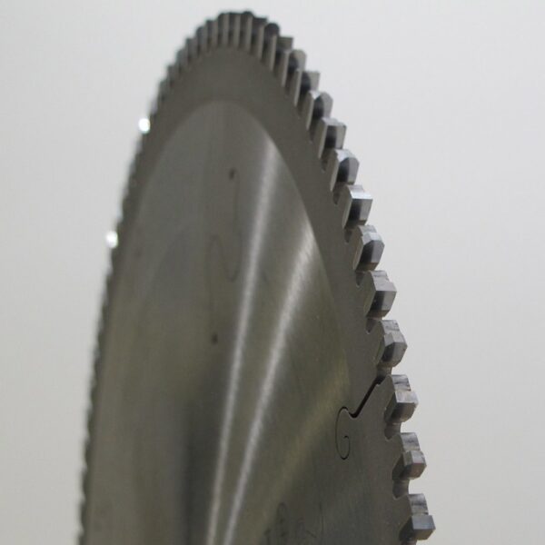 Disco D=300x3.4/2.6x30 z96 2/11/63 MD diente negativo para Aluminio - XTRACUT ALUMINIO - Imagen 2