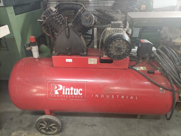 Compresor de pistón 7.5 hp 270 lts Pintuc